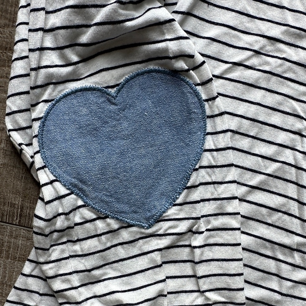 Maternity shirt and jeans combo - Minimi Maternity & Liz Lange - Picture 2 of 6